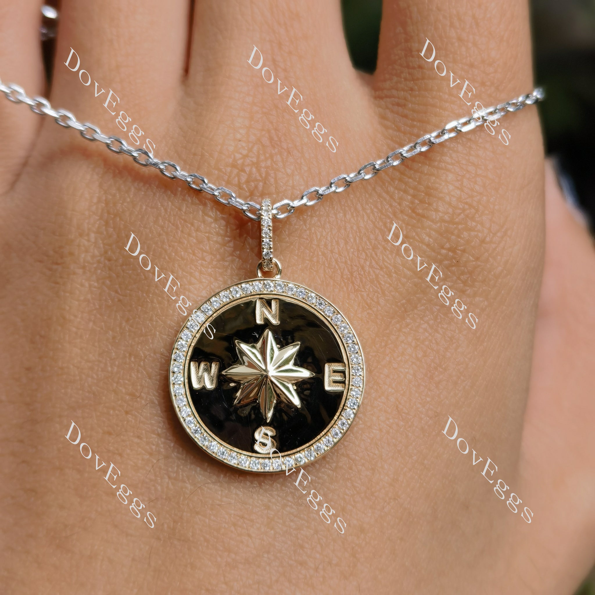 compass round moissanite/lad grown diamond pendant necklace