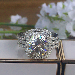 The Superiority of a Moissanite engagement ring over a Diamond Ring