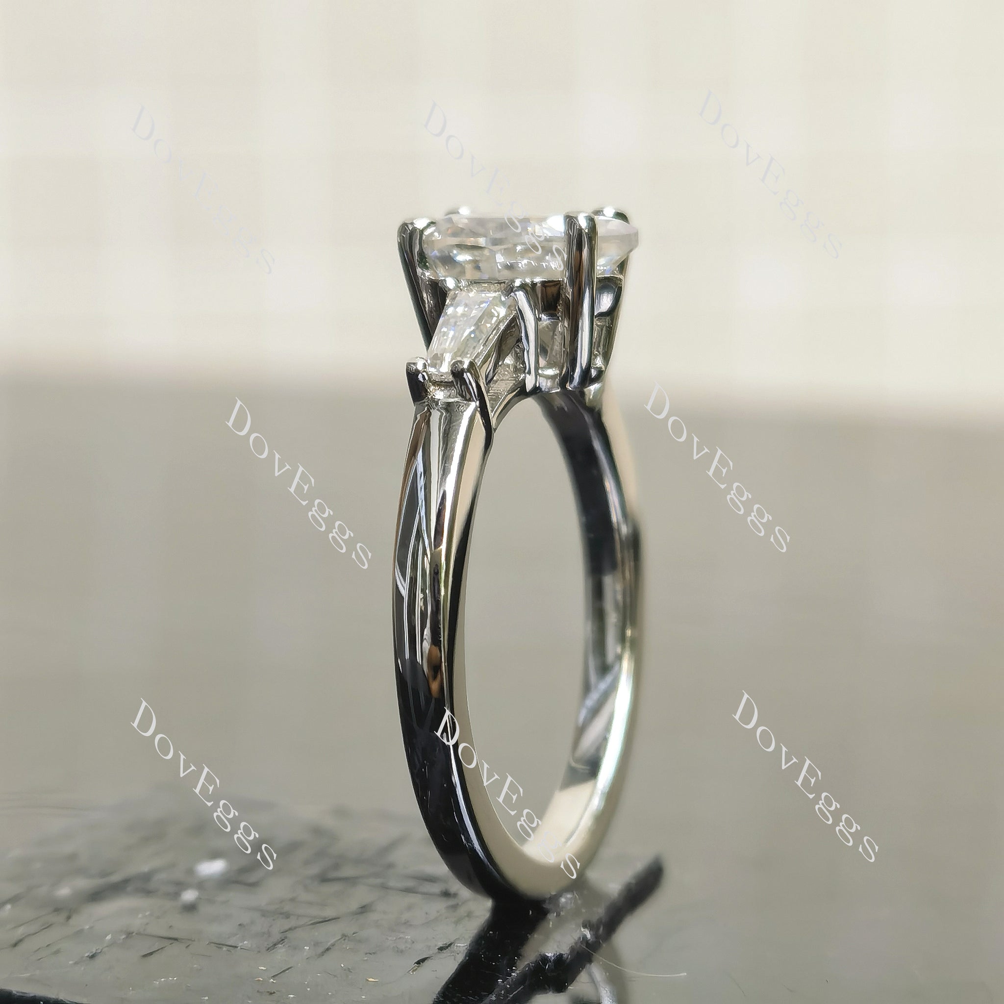 (size 6.5 & 8) Doveggs sterling silver 2ct round/pear moissanite engagement ring