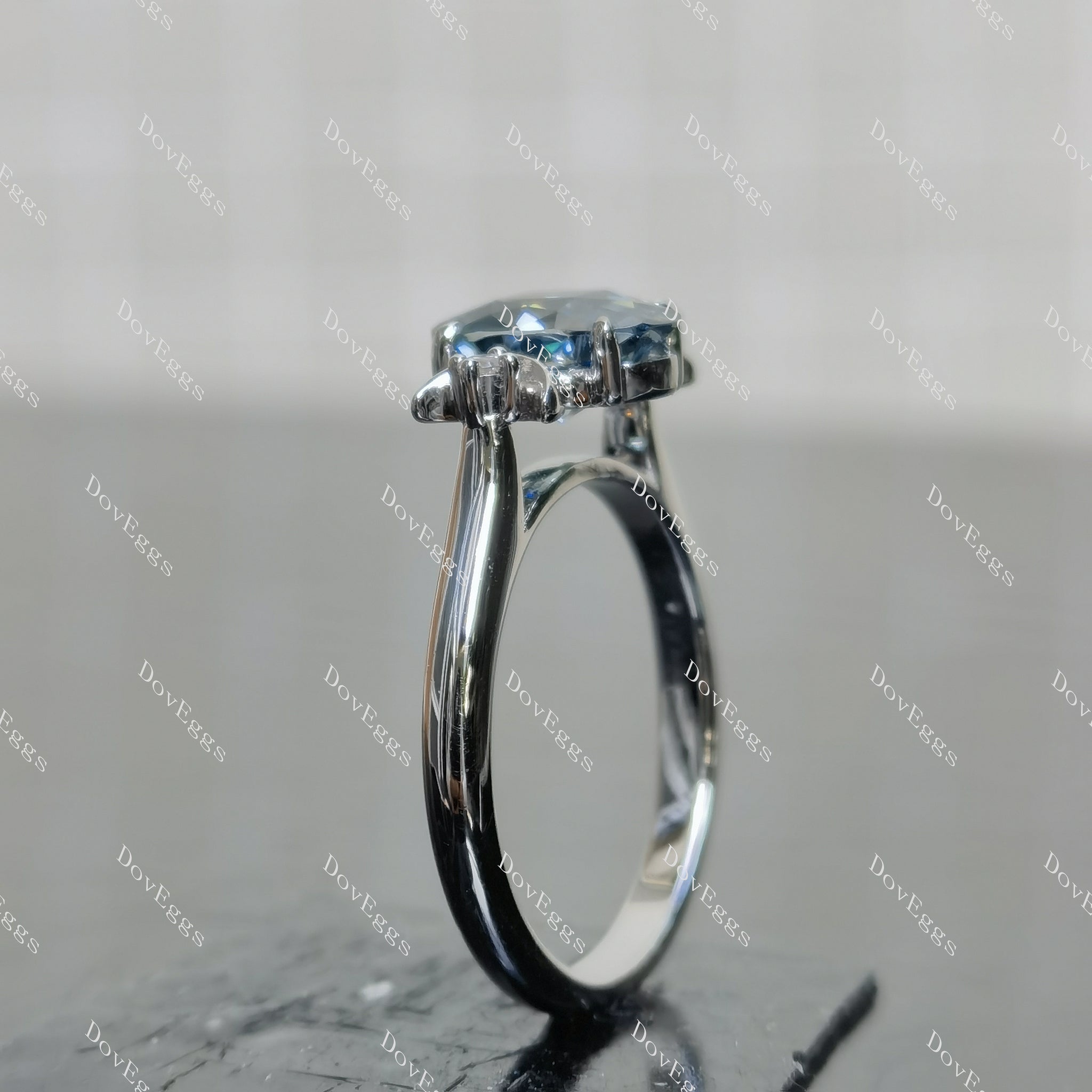 (size 7)Doveggs 2ct oval twlight blue moissanite engagement SS ring