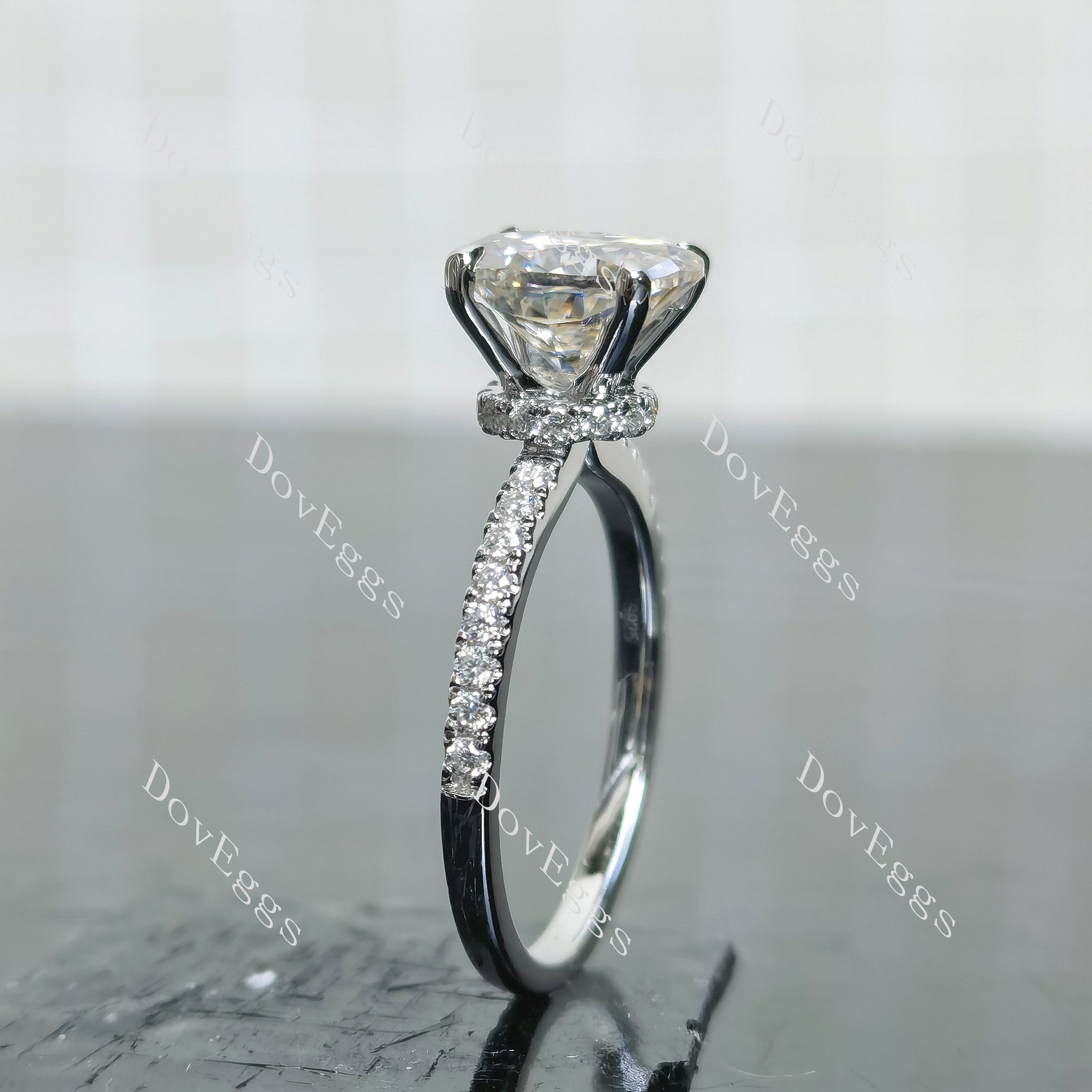 (size 7) Doveggs sterling silver 2ct Oval moissanite engagement ring