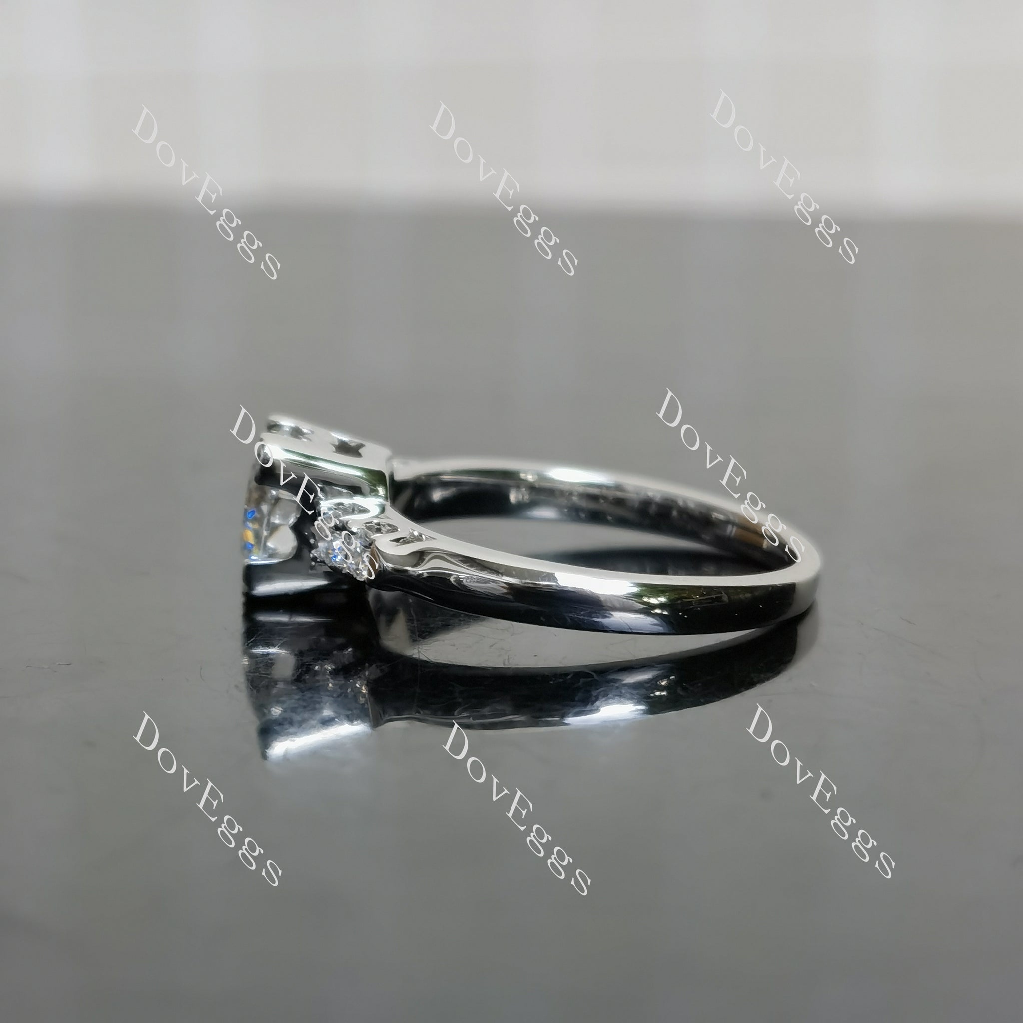 (size 6.25) Doveggs sterling silver 1ct round moissanite engagement ring
