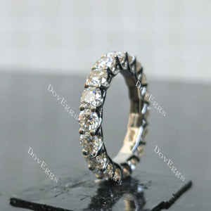 (size 7.5) Doveggs sterling silver round moissanite wedding band