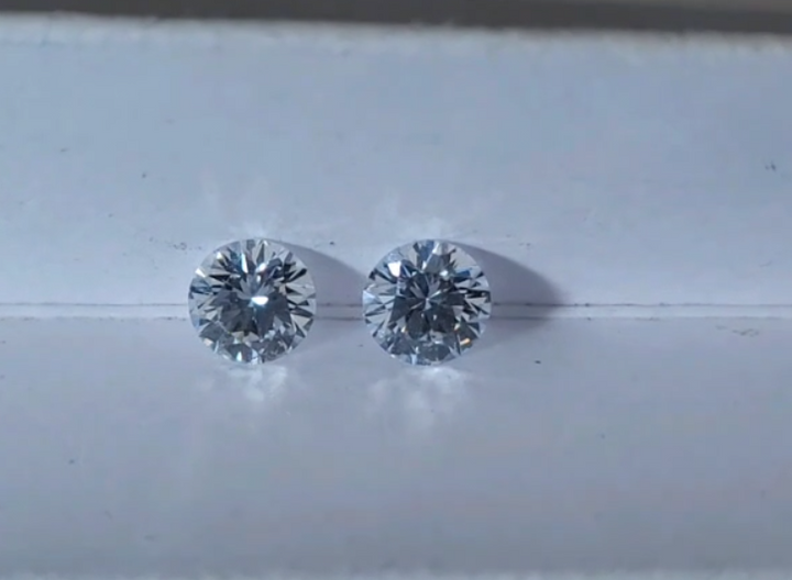 2 piece of 0.4ct DEF Color round lab grown diamond stones(50.50) - DovEggs-Seattle