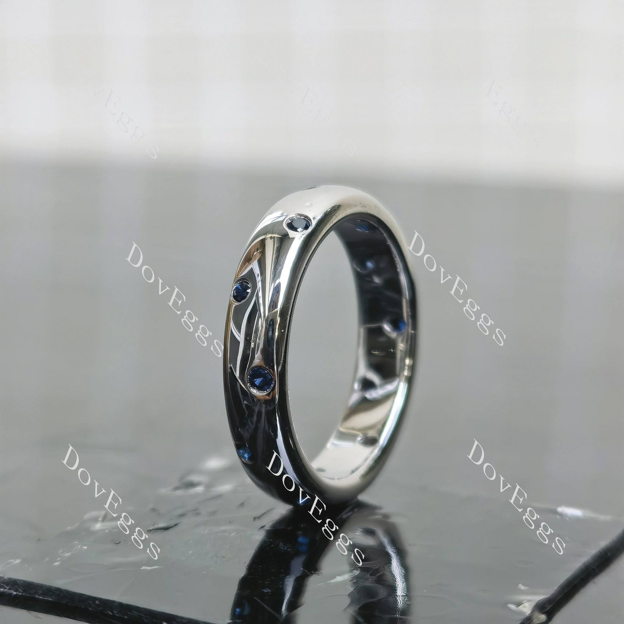 (size 5) Doveggs sterling silver round moissanite wedding band