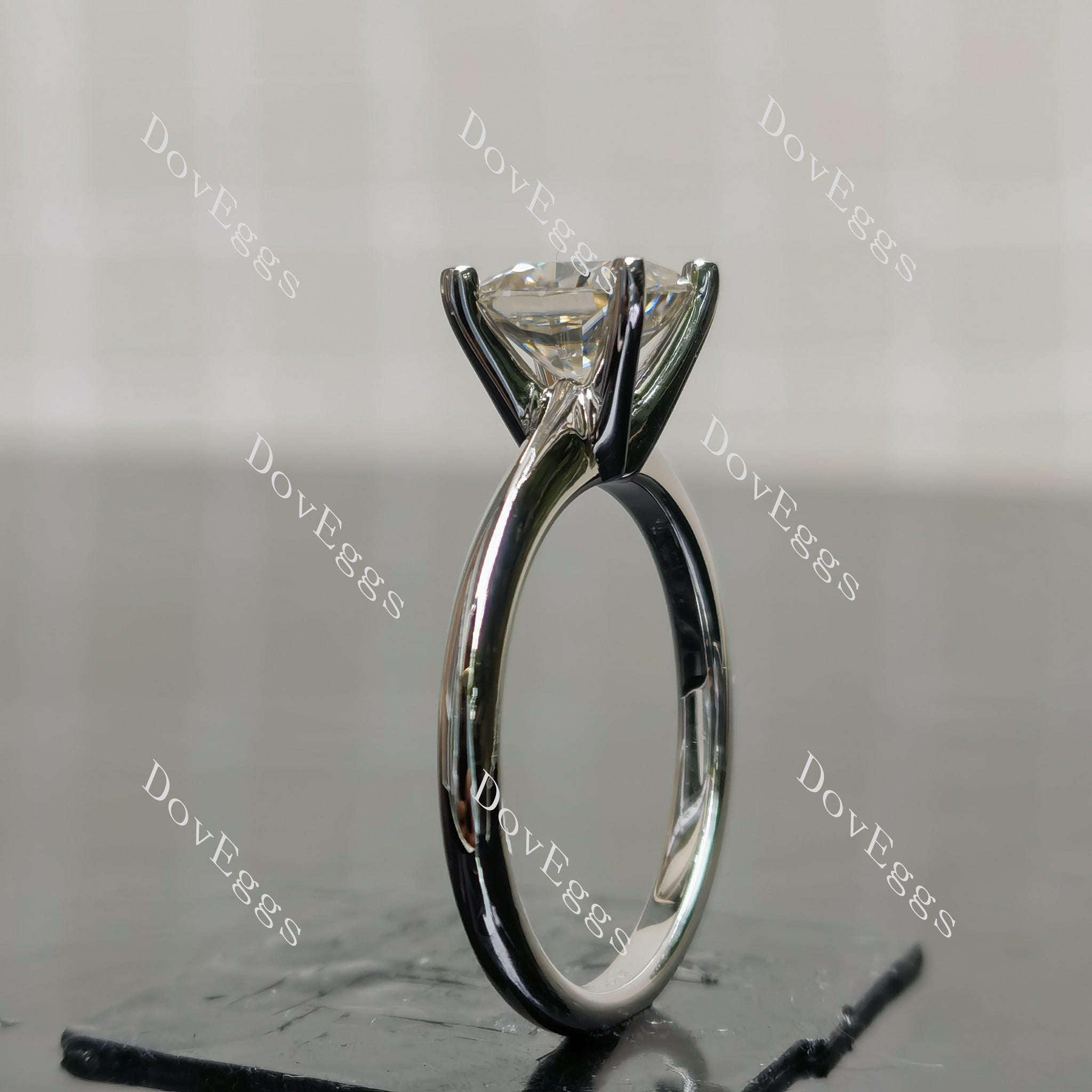 (size 8.75) Doveggs sterling silver 2ct cushion moissanite engagement ring