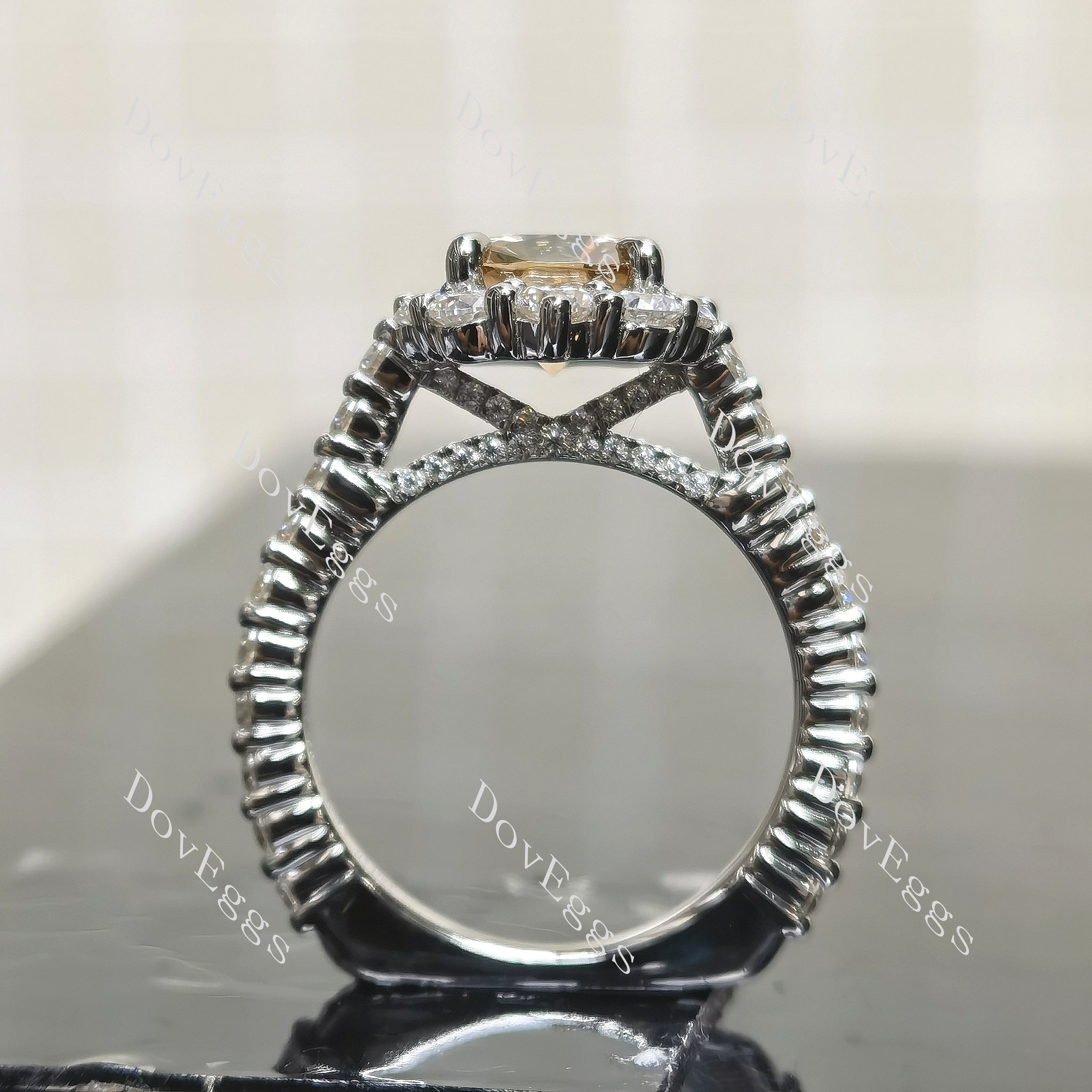 (size 7) Doveggs sterling silver cushion moissanite ring