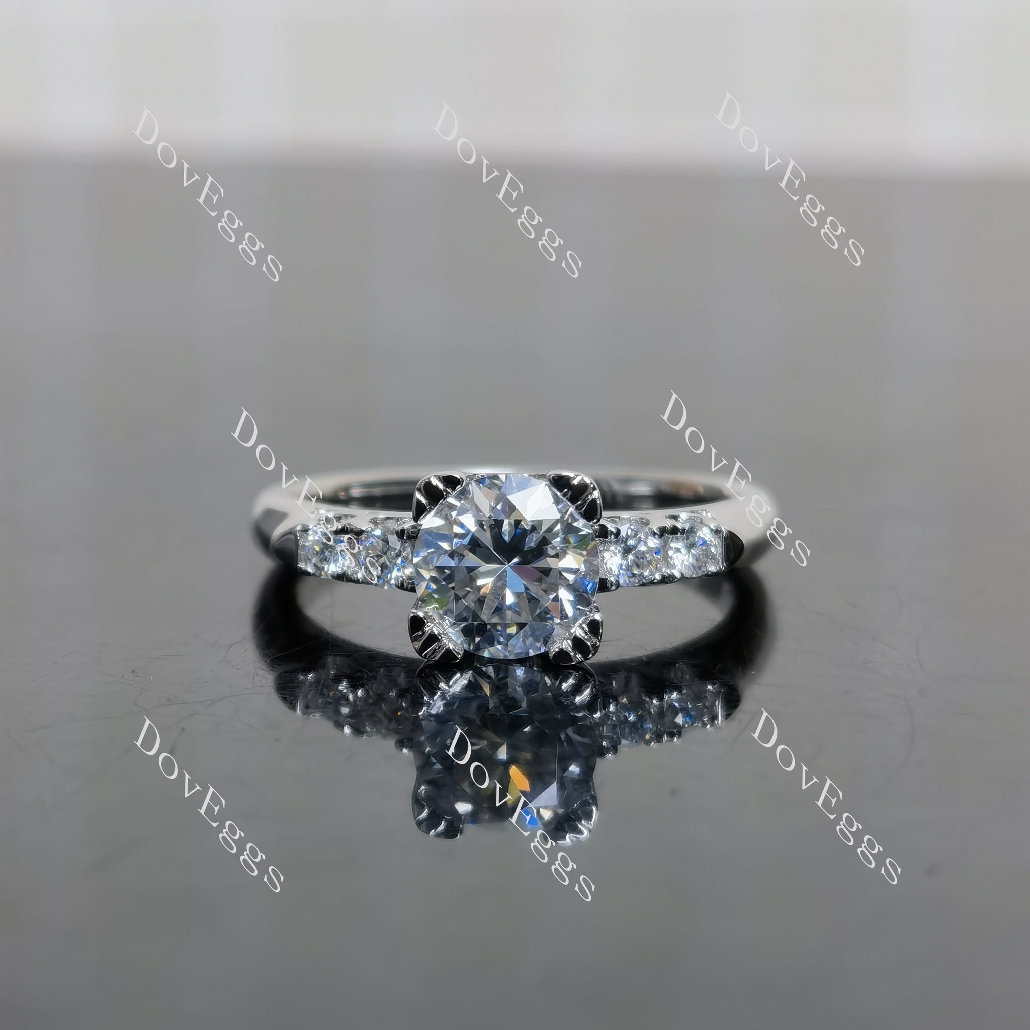 (size 6.25) Doveggs sterling silver 1ct round moissanite engagement ring