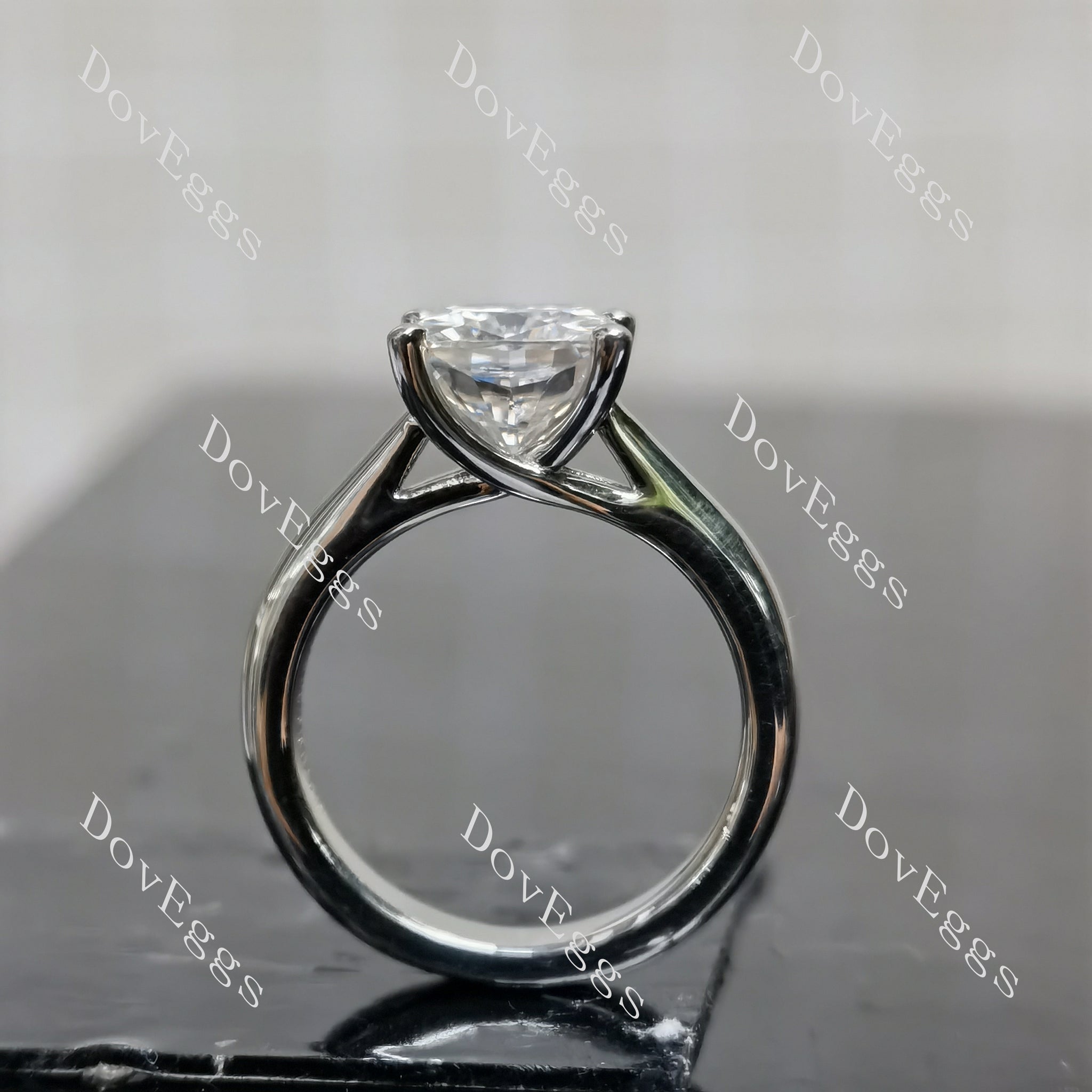 (Size 4.75-7.5) Doveggssterling silver moissanite engagement ring