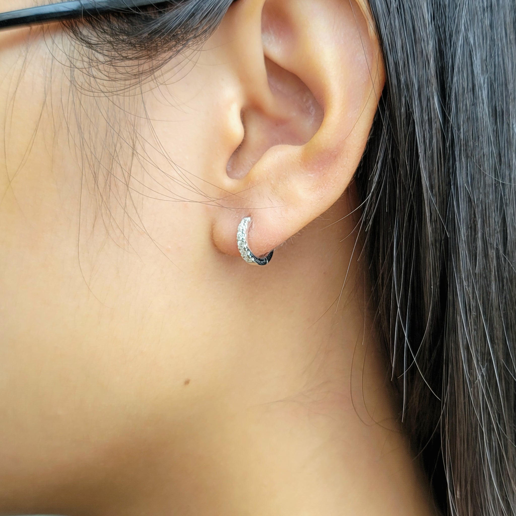 Doveggs round moissanite hoop earrings for women