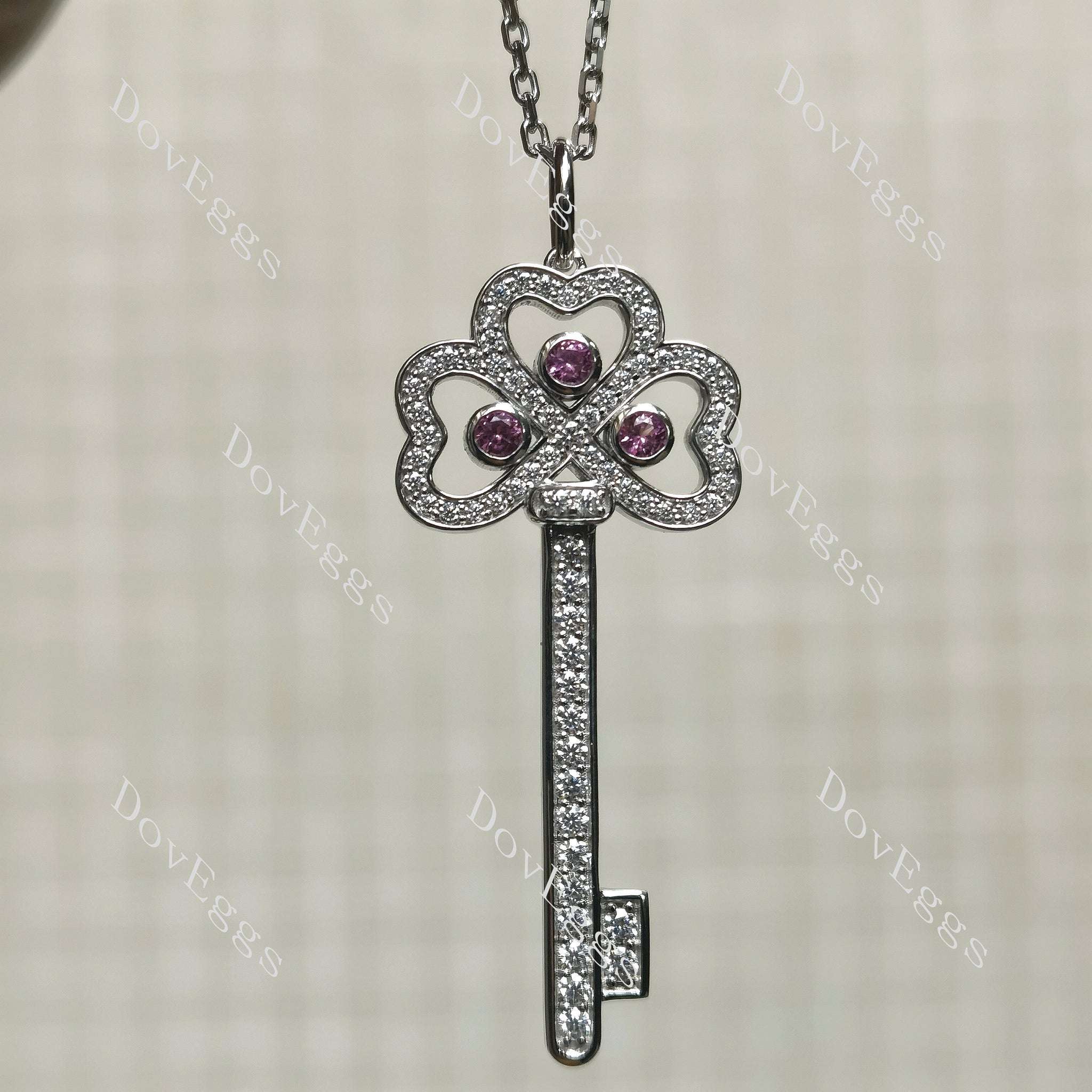 Doveggs round moissanite&color gem clover leaf key pendant necklace(pendant only)