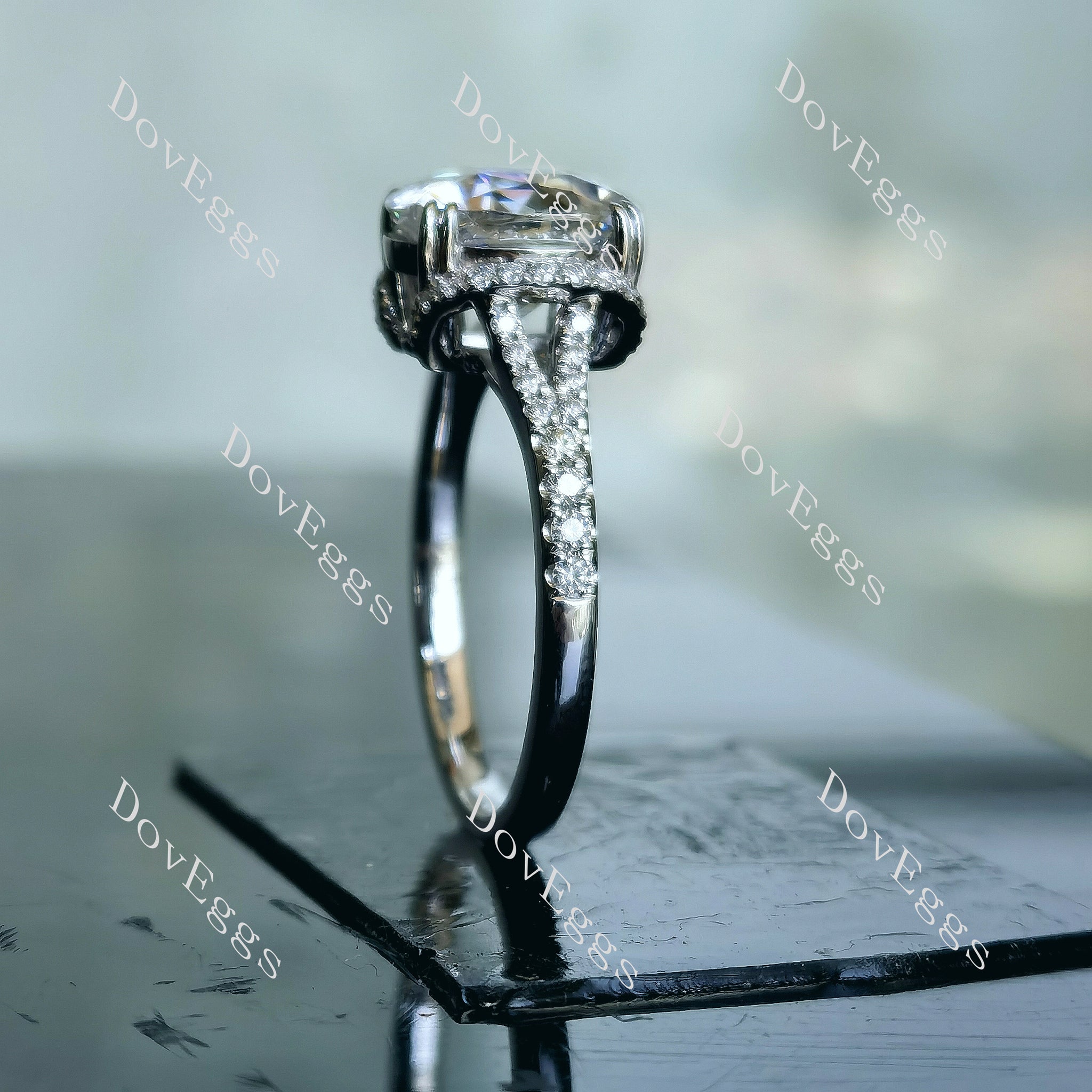 I‘abbraccio oval half eternity pave split shank moissanite engagement ring