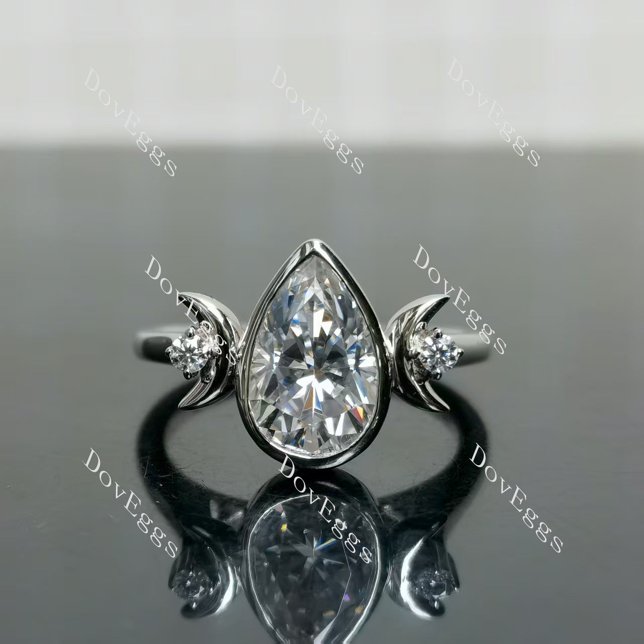 (size 8) Doveggs sterling silver 4ct pear moissanite engagement ring