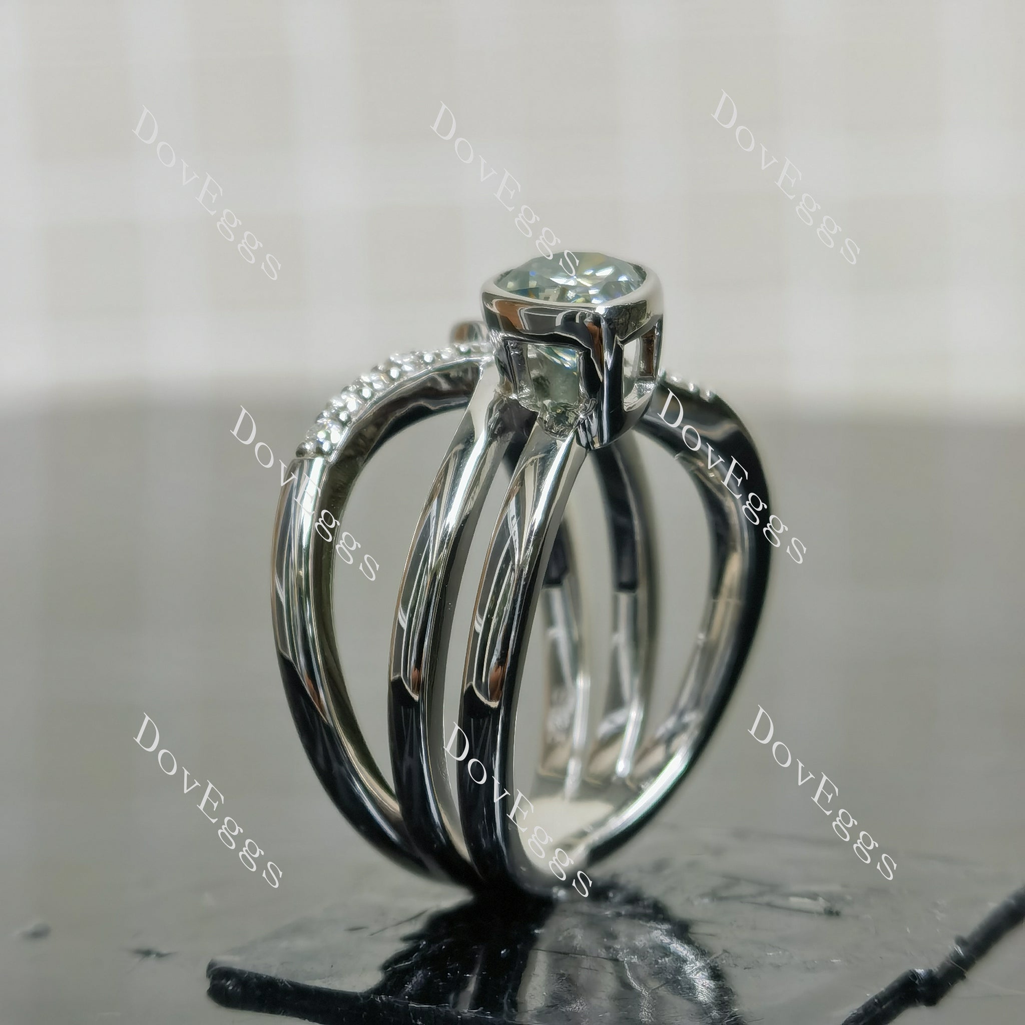 (size 8.5-8.75) Doveggs sterling silver 1.5ct pear colored moissanite engagement ring