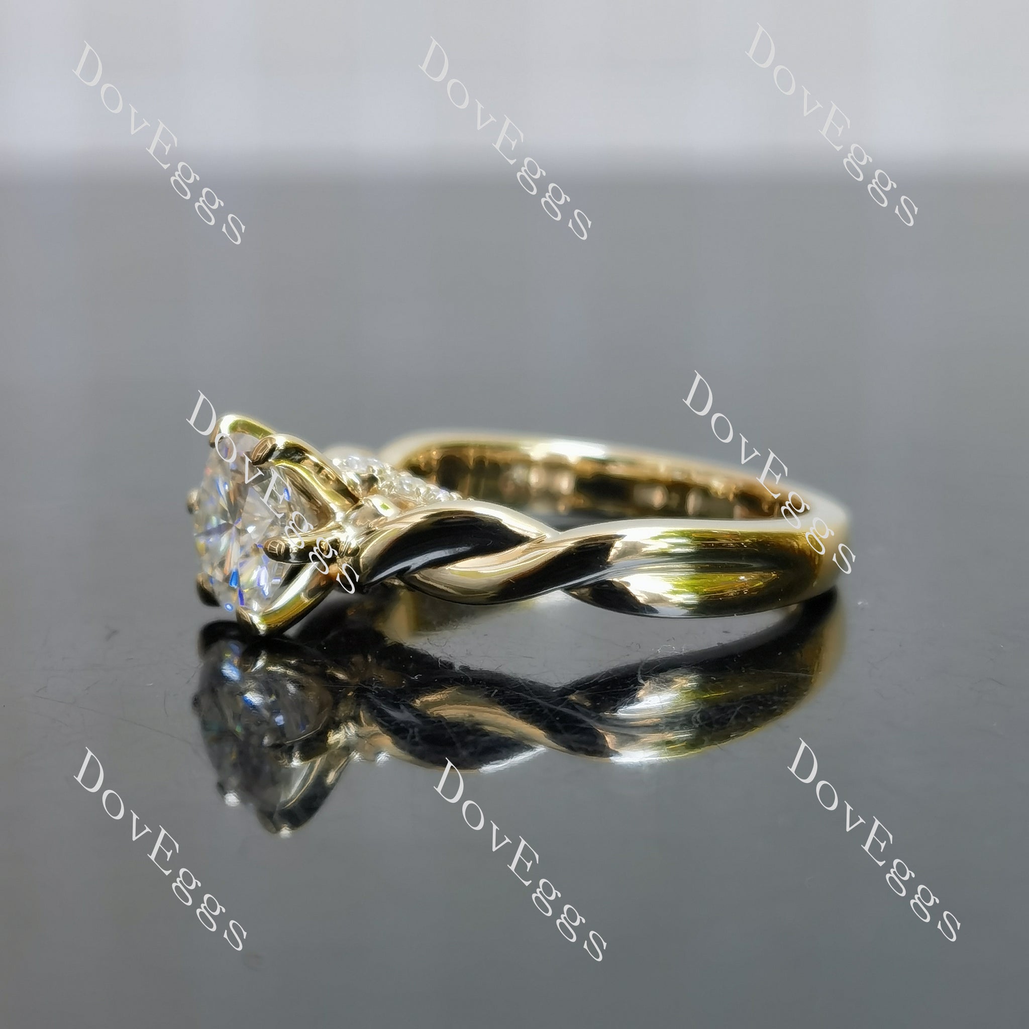 Doveggs round curved vintage moissanite engagement ring