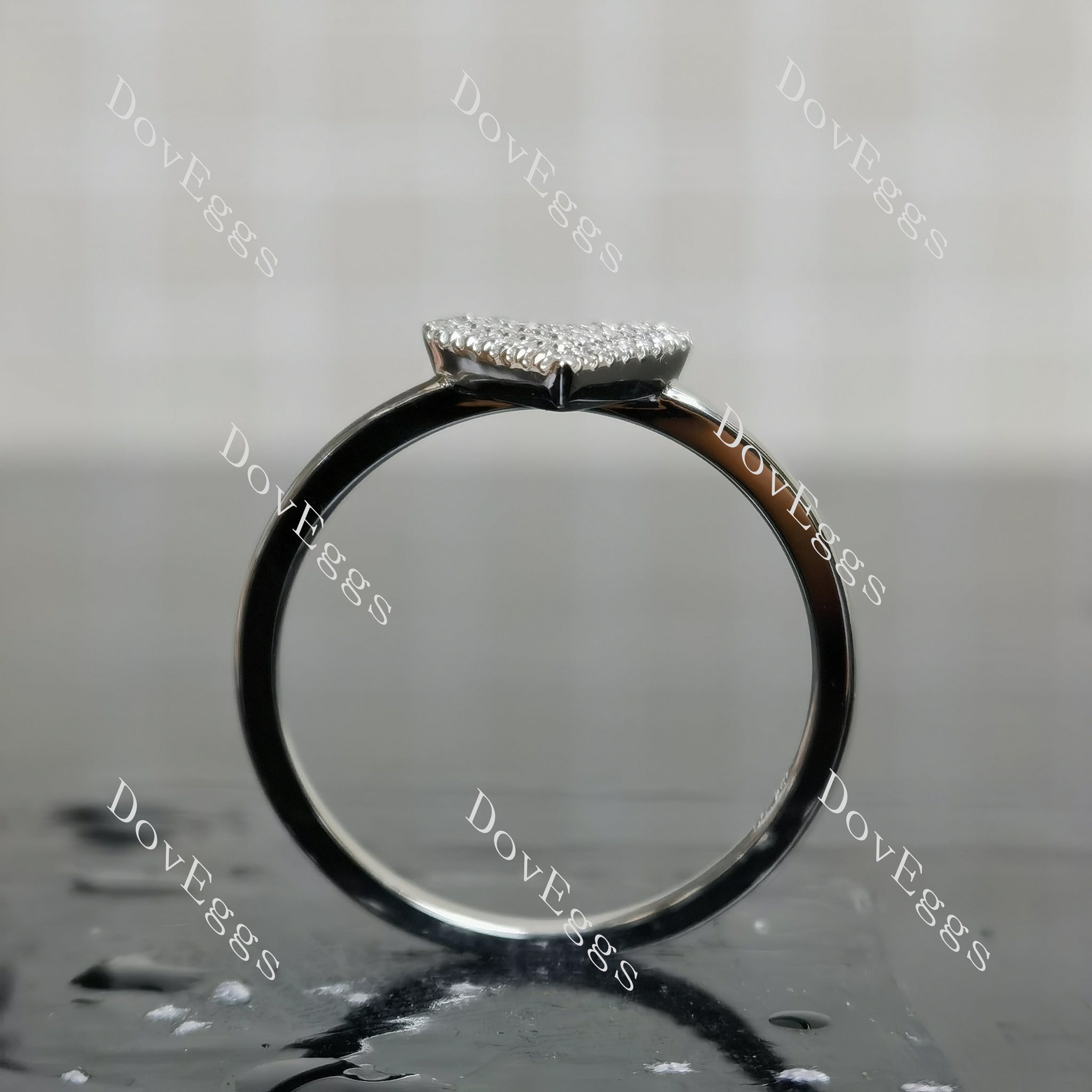 DovEggs heart shaped round moissanite/lab grown diamond wedding band