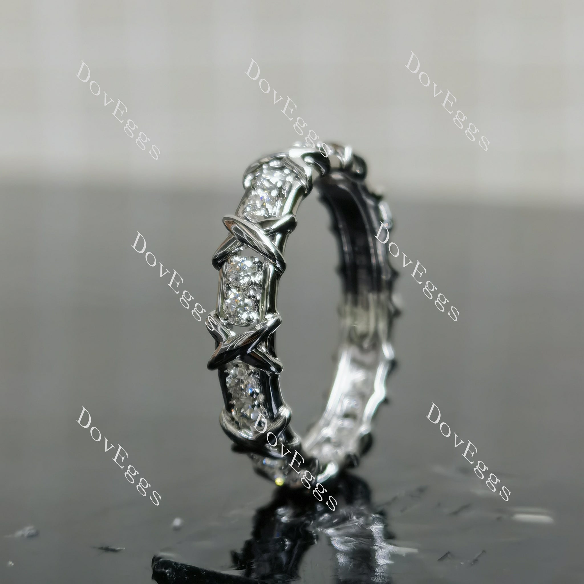 (size 9.5) Doveggs sterling silver 0.7cttw round moissanite wedding band