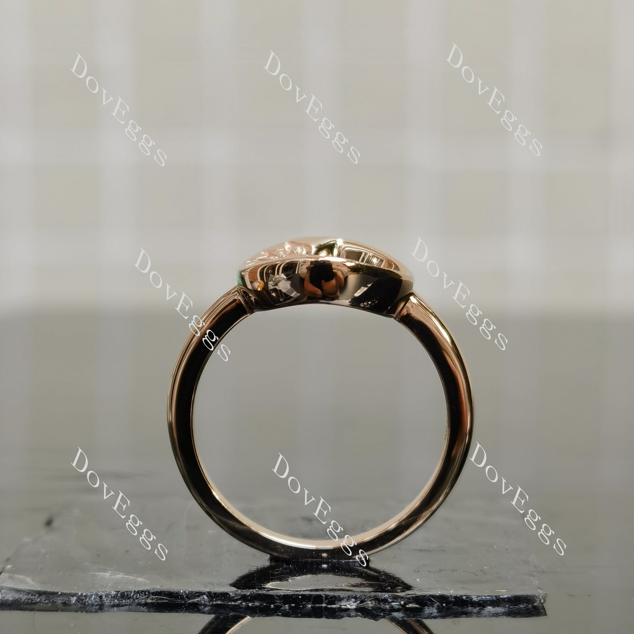 Doveggs moon hollow out engagement ring