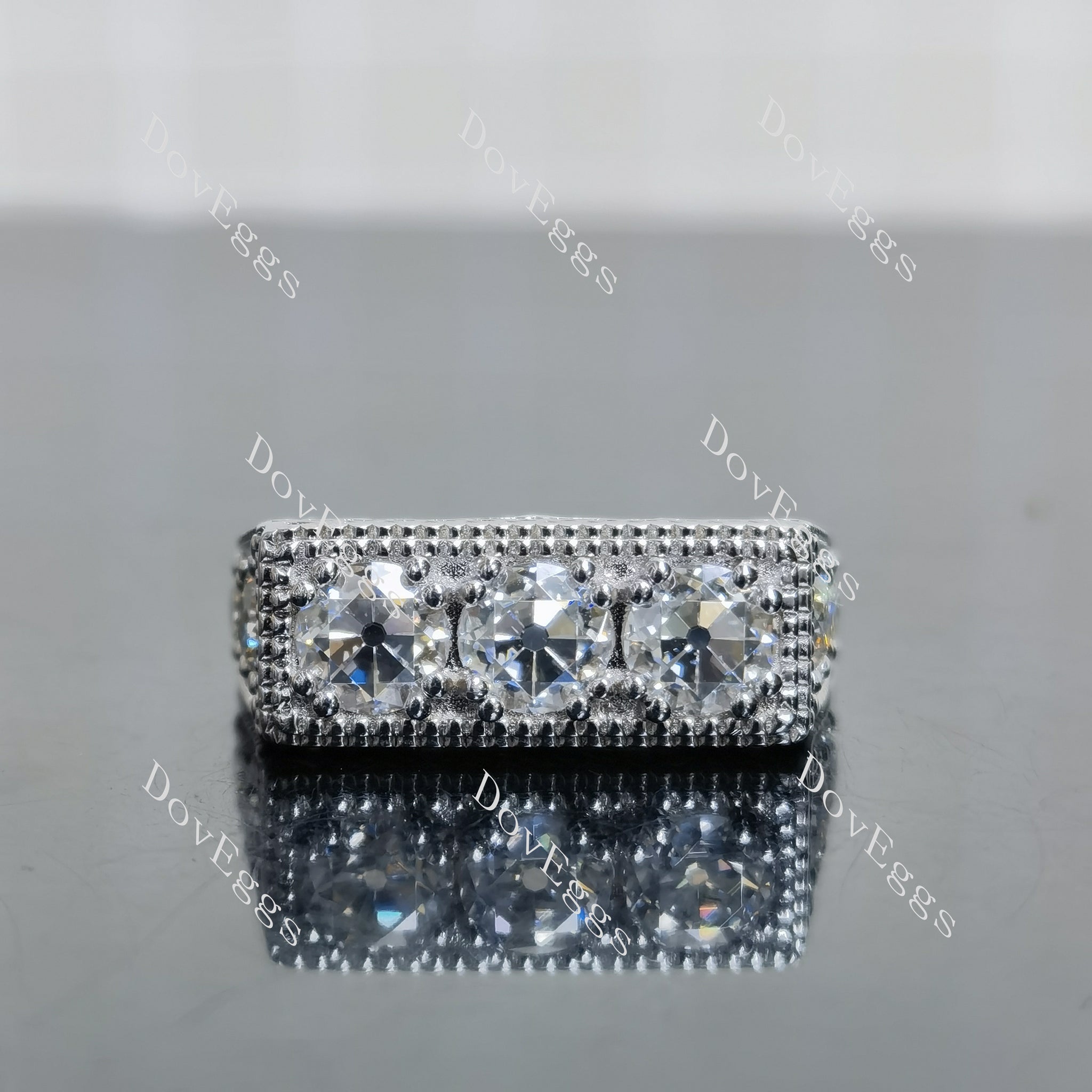 (size 6.5) Doveggs sterling silver round three stones moissanite ring