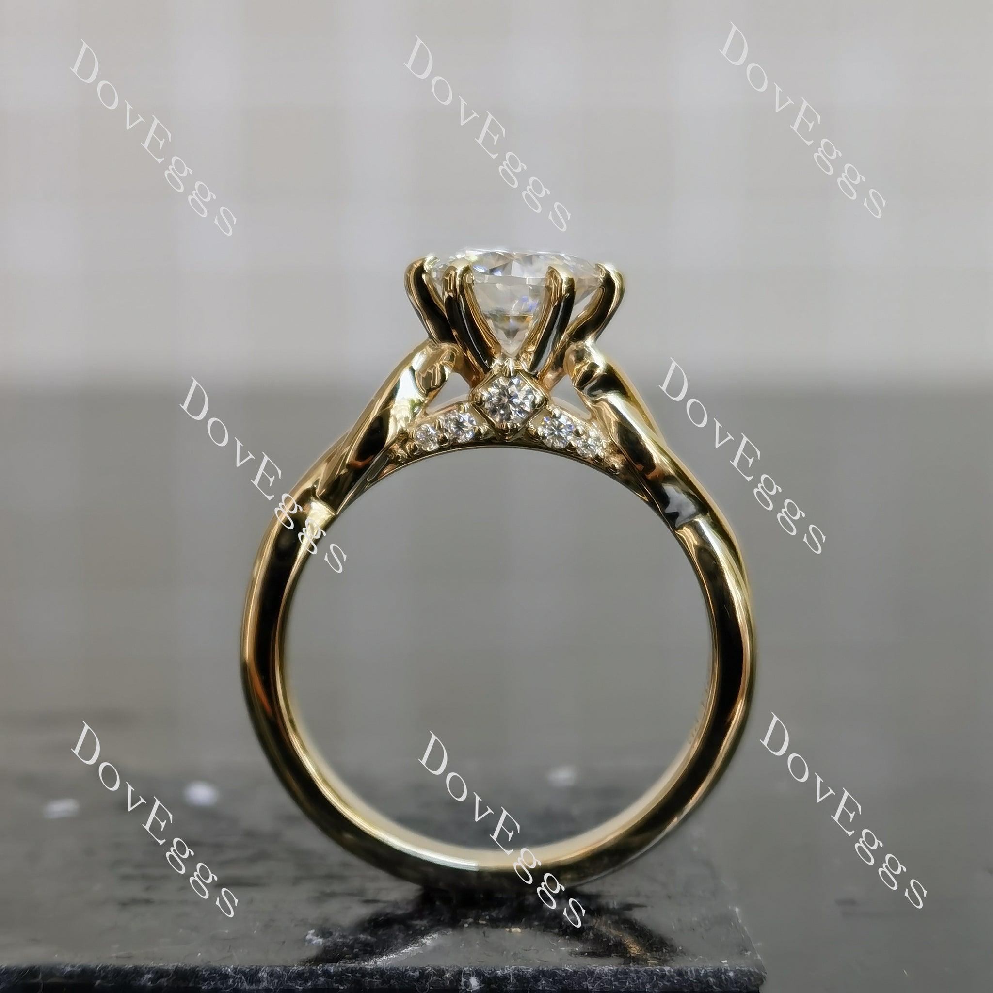 Doveggs round curved vintage moissanite engagement ring