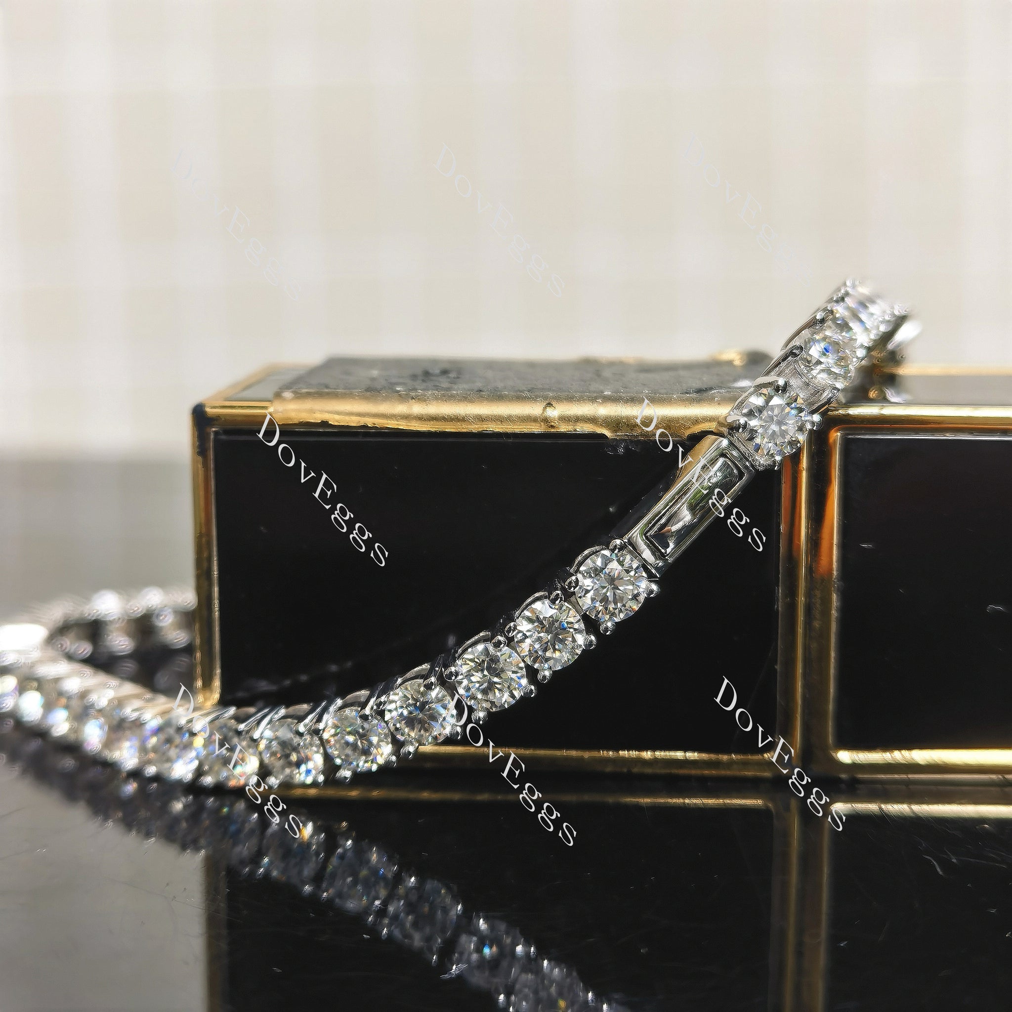 (8 inches) Doveggs 4mm round moissanite tennis bracelet