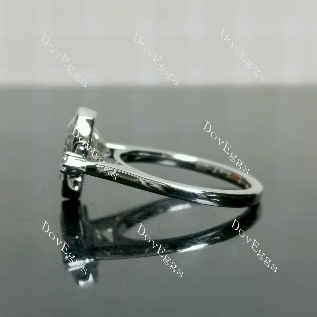(size 8) Doveggs sterling silver 4ct pear moissanite engagement ring