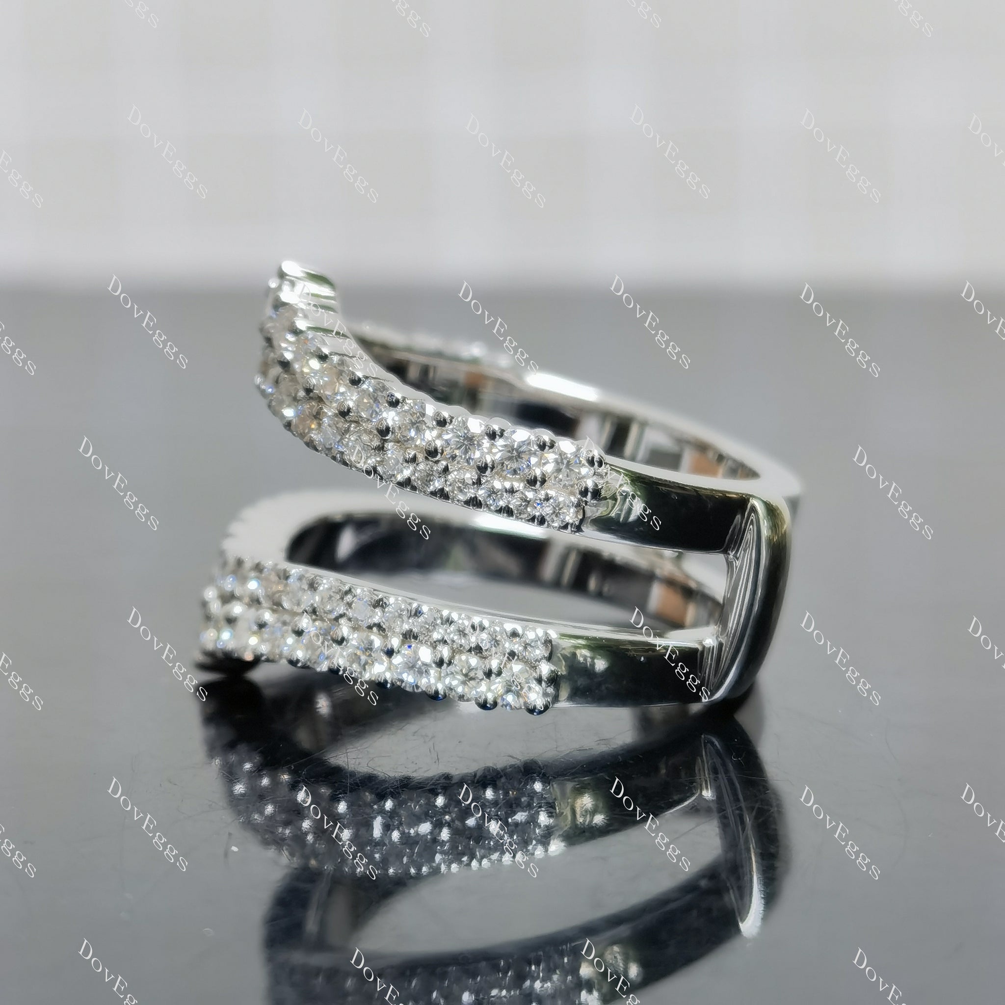 (size #8,#8.25 ) Doveggs sterling silver round moissanite enhancer