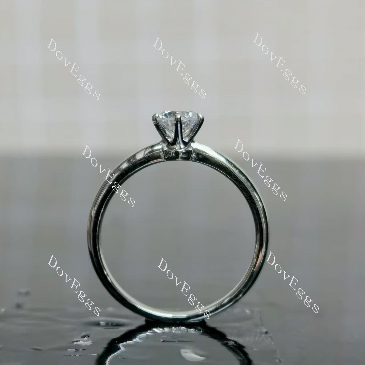 (size 6) Doveggs 18K white gold 0.5ct round lab grown diamond engagement ring