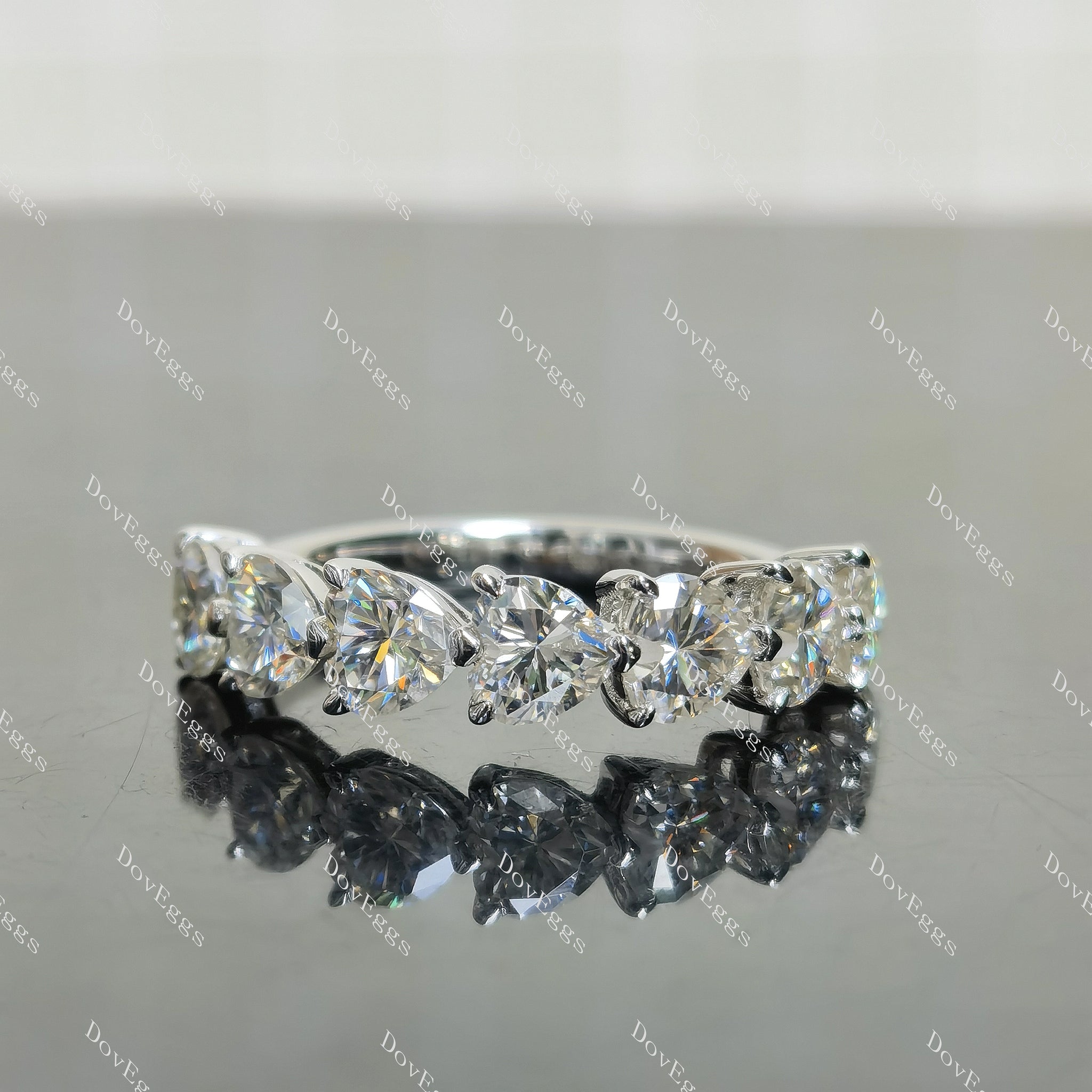 (size 8.5) Doveggs sterling silver 3.5cttw heart moissanite wedding band