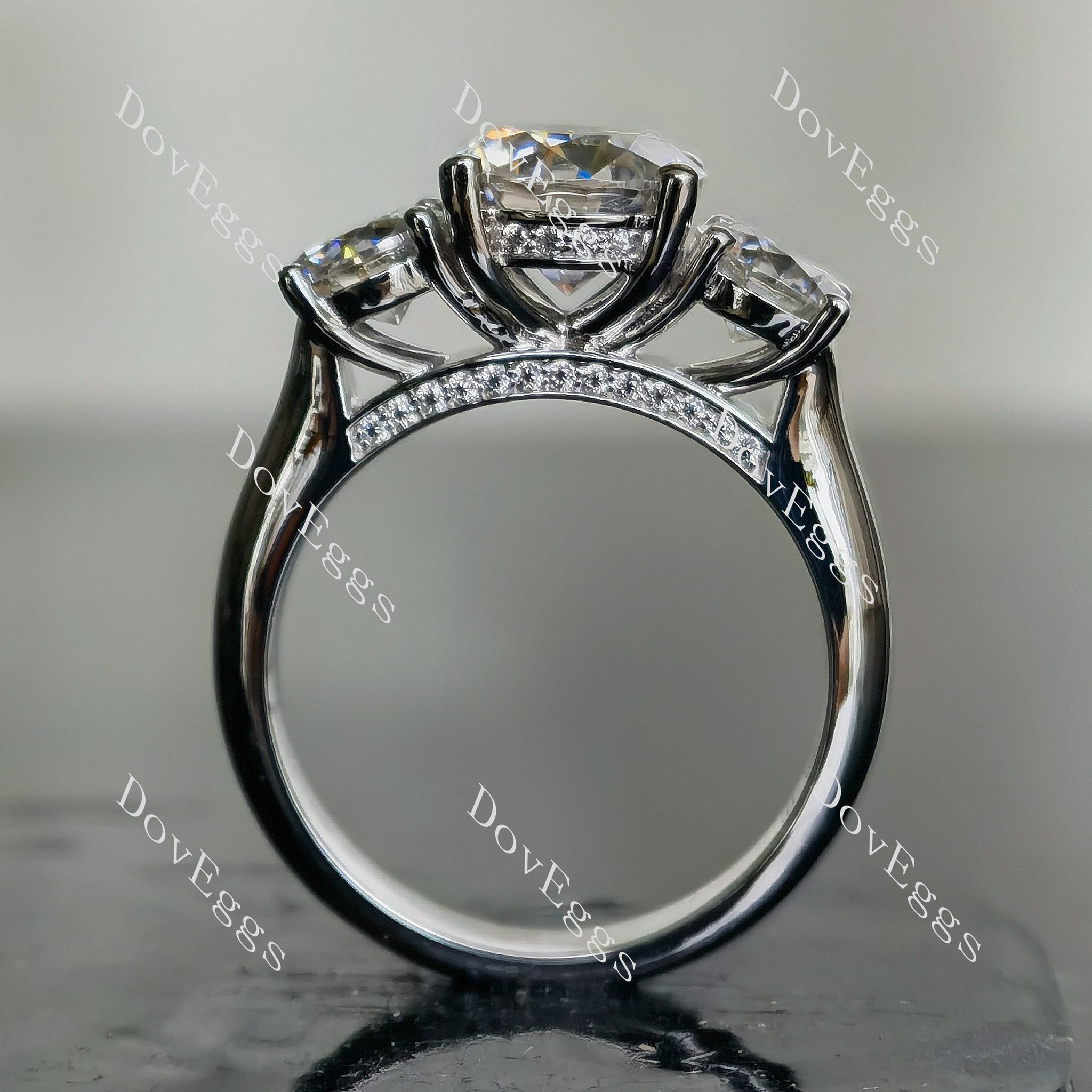 Doveggs round three-stone moissanite engagement ring