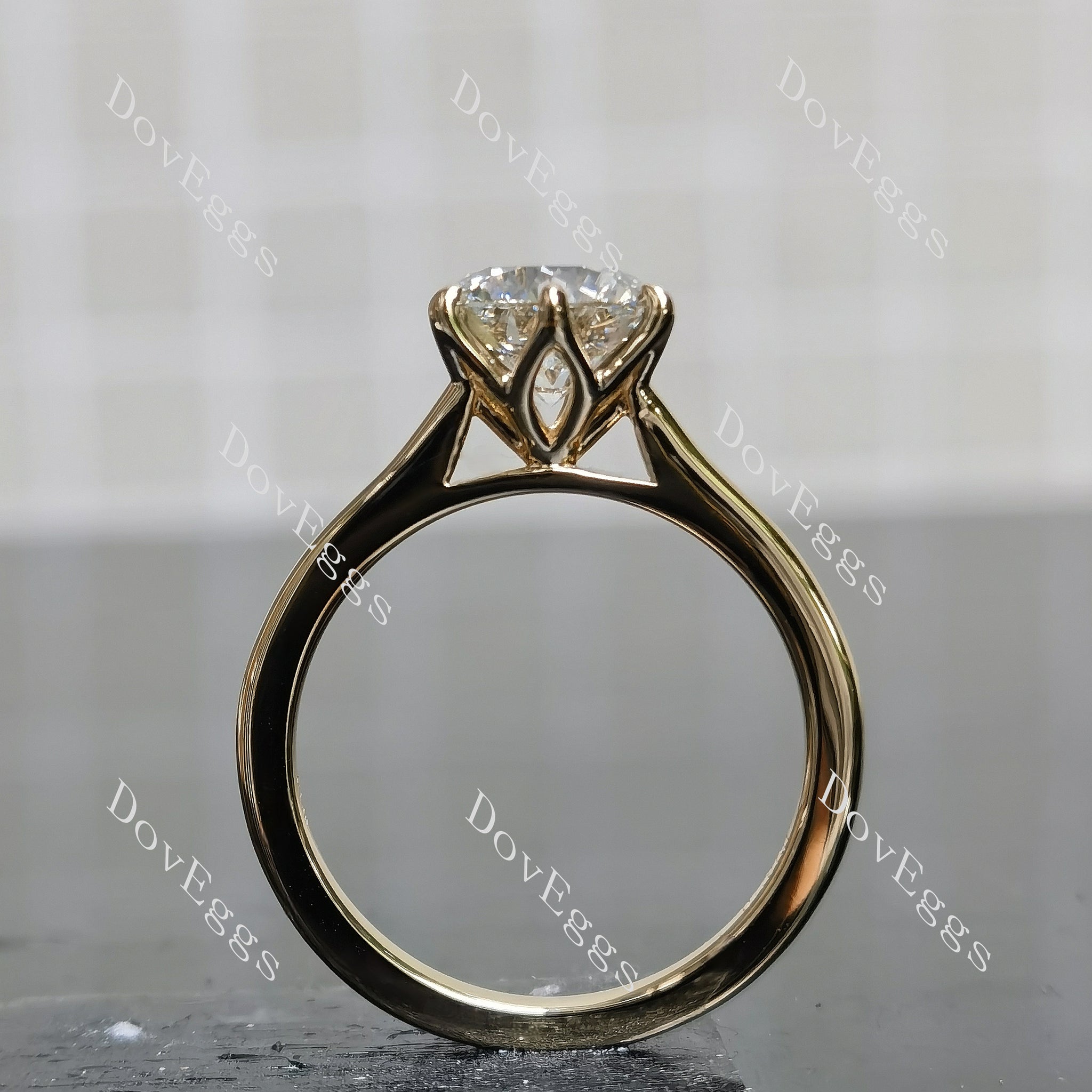 Doveggs round solitaire moissanite engagement ring