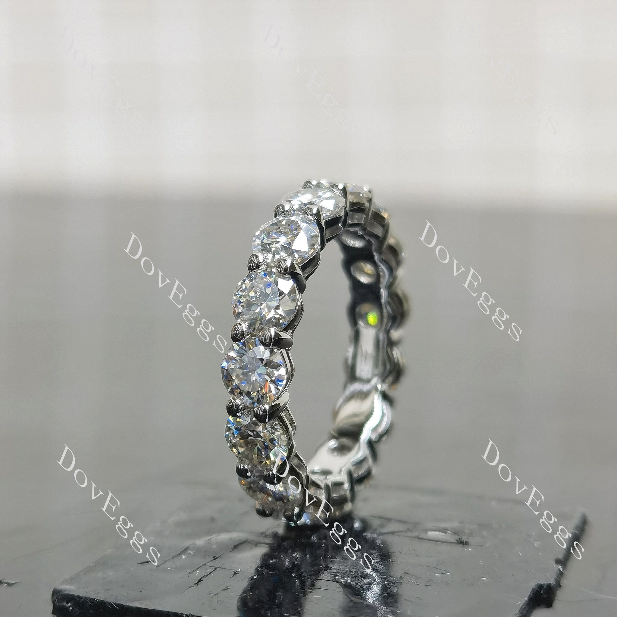(size 4.75) Doveggs sterling silver Round moissanite wedding band