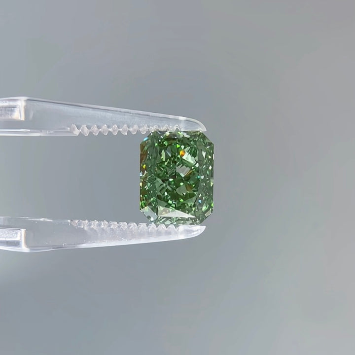 DovEggs 3.02ct radiant fancy vivid green VVS2-LAB GROWN DIAMOND-EVD803614604