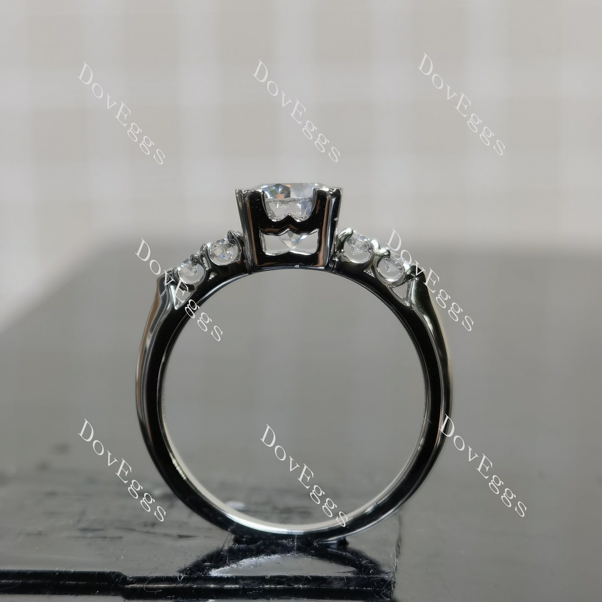 (size 6.25) Doveggs sterling silver 1ct round moissanite engagement ring
