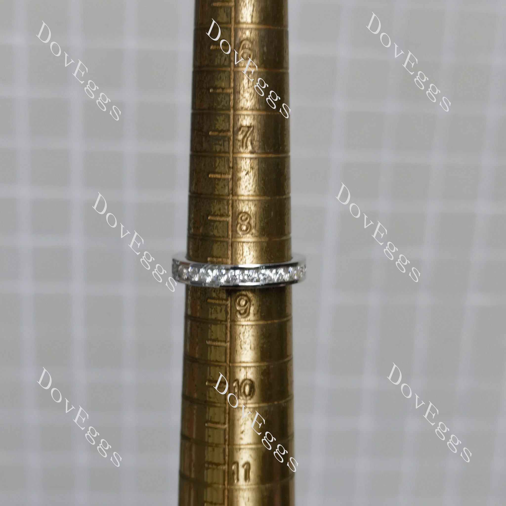 (size 8.5)Doveggs sterling silver Round moissanite wedding band