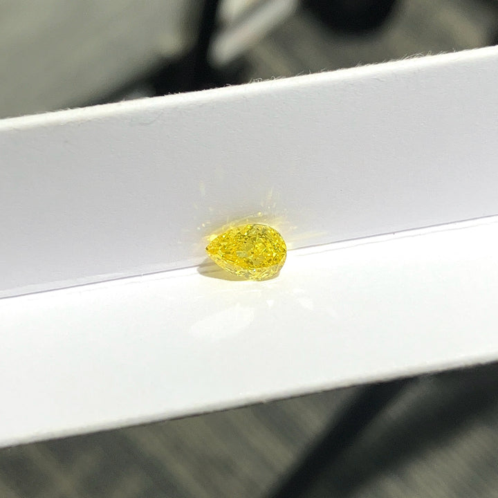 DovEggs 0.83ct pear fancy vivid yellow VVS2-LAB GROWN DIAMOND-EVD6206017394