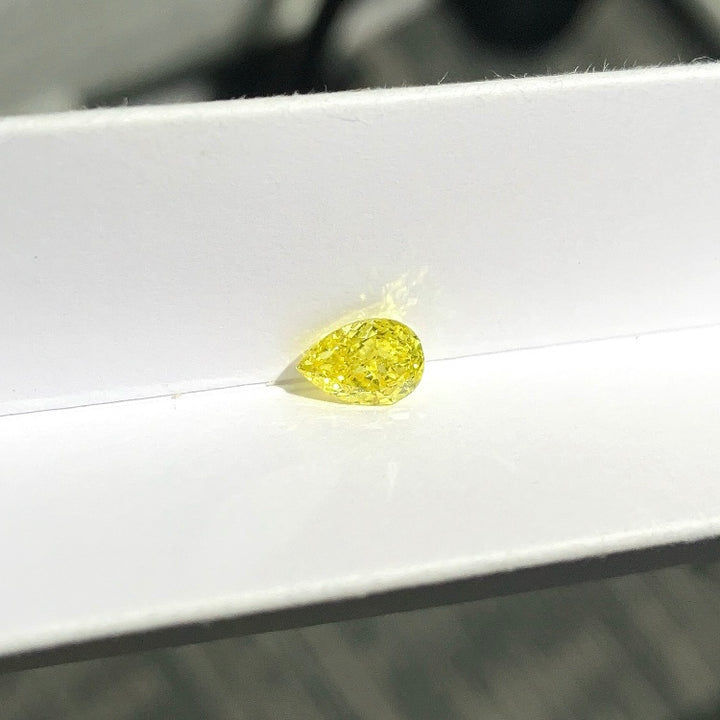 DovEggs 0.82ct pear fancy vivid yellow VS1-LAB GROWN DIAMOND-EVD6206017395