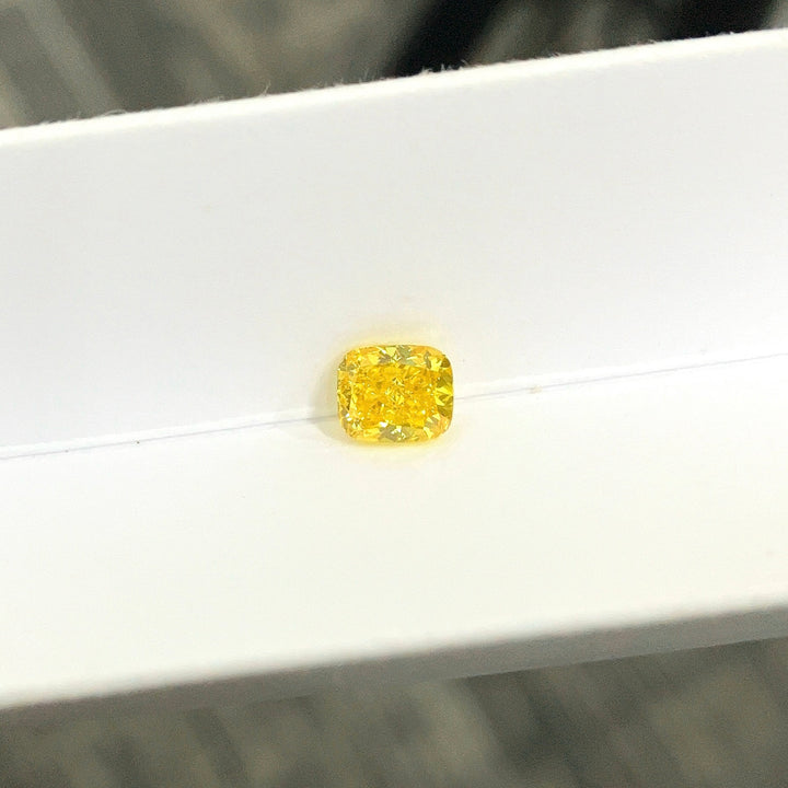 DovEggs 0.82ct cushion fancy vivid yellow VS1-LAB GROWN DIAMOND-EVD6206017324
