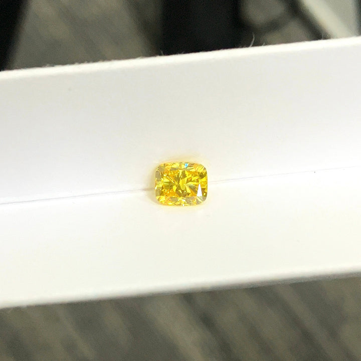 DovEggs 0.85ct cushion fancy vivid yellow VS1-LAB GROWN DIAMOND-EVD6206017316