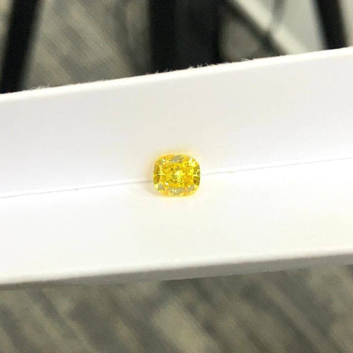 DovEggs 0.90ct cushion fancy vivid yellow VS1-LAB GROWN DIAMOND-EVD6206017307