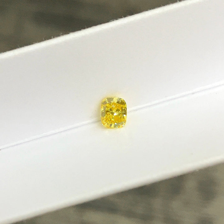 DovEggs 0.52ct cushion fancy vivid yellow VS1-LAB GROWN DIAMOND-EVD6206017318