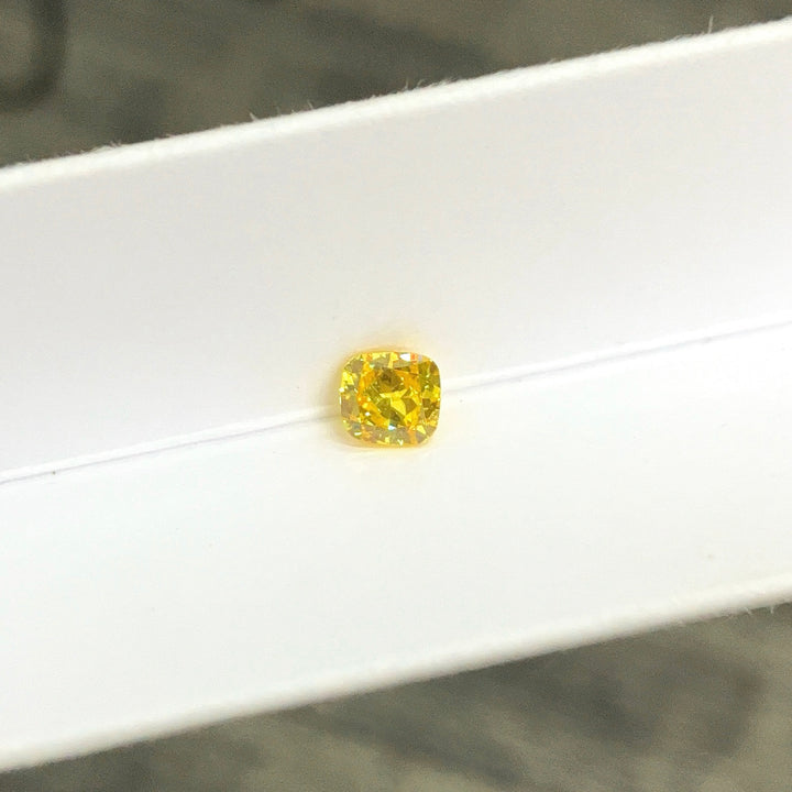 DovEggs 0.58ct cushion fancy vivid yellow VS1-LAB GROWN DIAMOND-EVD6206017321