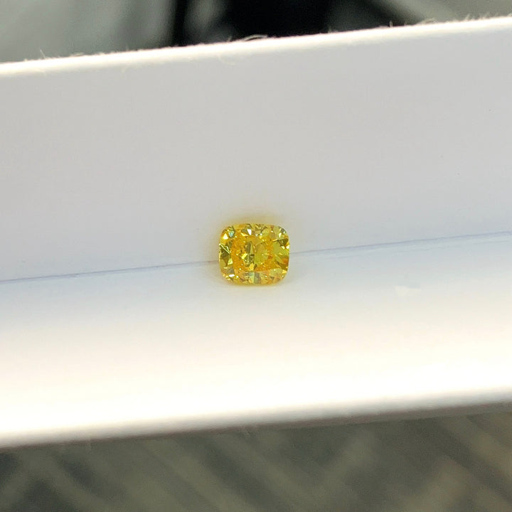 DovEggs 0.60ct cushion fancy vivid yellow VVS2-LAB GROWN DIAMOND-EVD6206017317
