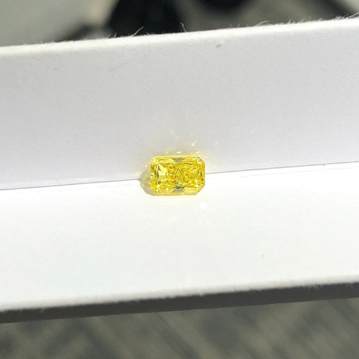DovEggs 0.51ct radiant fancy vivid yellow VS1-LAB GROWN DIAMOND-EVD6206017336