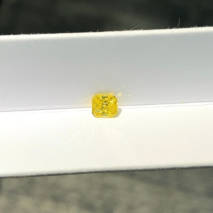 DovEggs 0.52ct radiant fancy vivid yellow VVS2-LAB GROWN DIAMOND-EVD6206017338