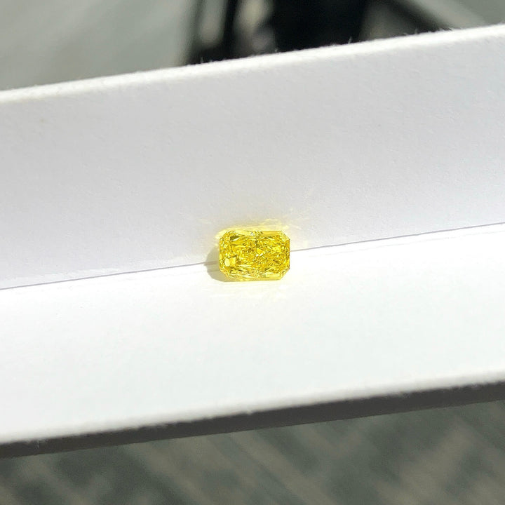 DovEggs 0.52ct radiant fancy vivid yellow VS1-LAB GROWN DIAMOND-EVD6206017337