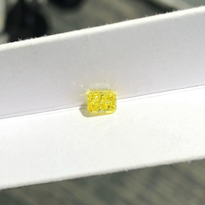 DovEggs 0.57ct radiant fancy vivid yellow VVS2-LAB GROWN DIAMOND-EVD6206017334