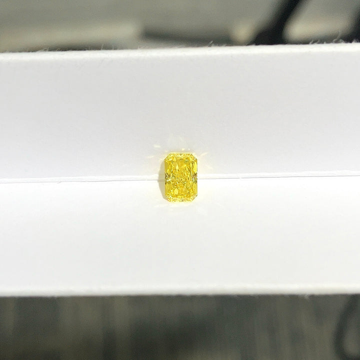 DovEggs 0.47ct radiant fancy vivid yellow VS1-LAB GROWN DIAMOND-EVD6206017344