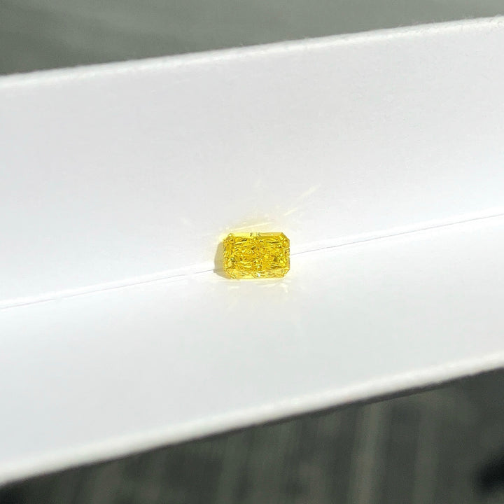 DovEggs 0.41ct radiant fancy vivid yellow VVS2-LAB GROWN DIAMOND-EVD6206017346