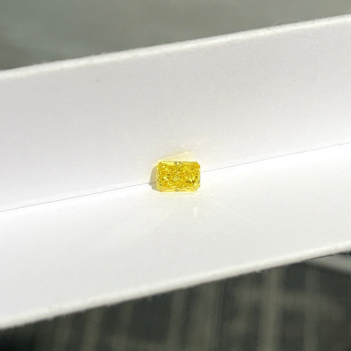 DovEggs 0.42ct radiant fancy vivid yellow VVS2-LAB GROWN DIAMOND-EVD6206017348